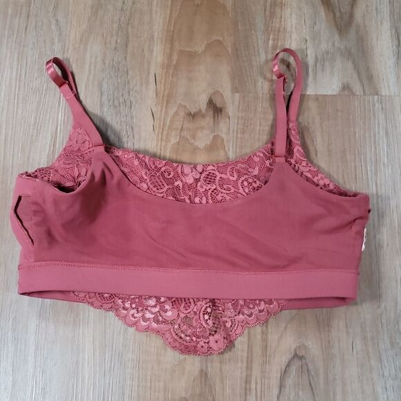 🔺️Fabletics Dusty Pink "Vicky" Lace Athletic Bra Medium - Picture 9 of 10